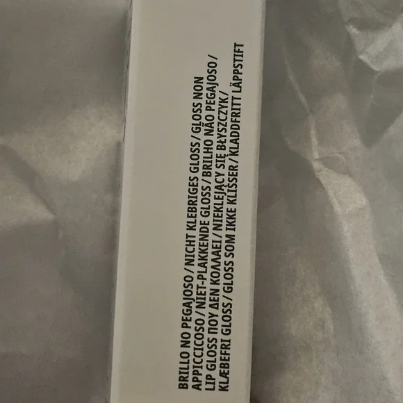 MAC Cosmetics Lipglass in Vibrant Red - Picture 12 of 13